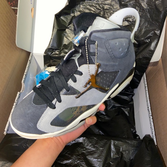 Tech Chrome Jordan 6 Retro - Picture 2 of 5